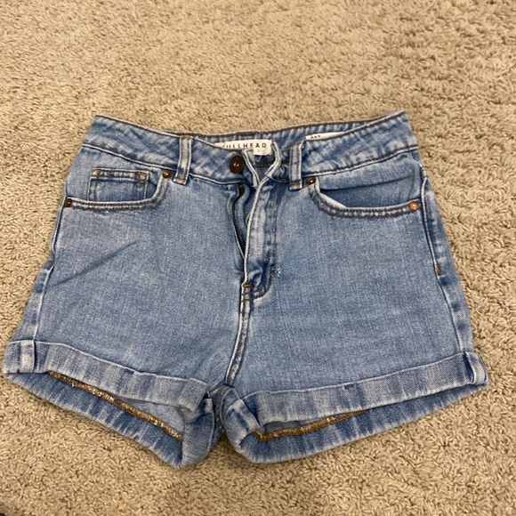 Bullhead Pants - Bullhead Denim Co Mom Jean Short - light denim wash size 1